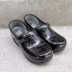 Dansko XP 2.0 oil slick floral size 37